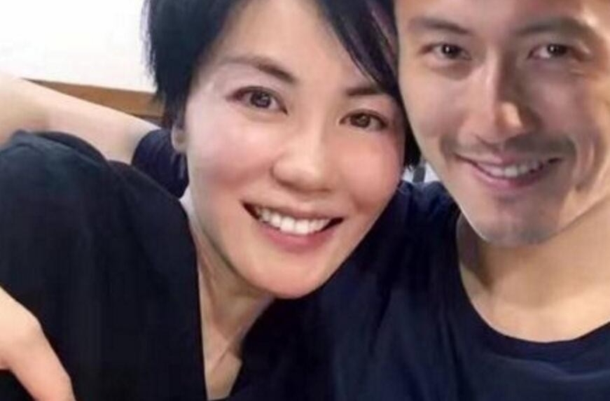 谢霆锋被曝想娶王菲遭父亲谢贤反对