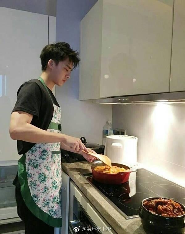 李易峰起早下面引40万点赞 一个小细节暴露他的土豪生活