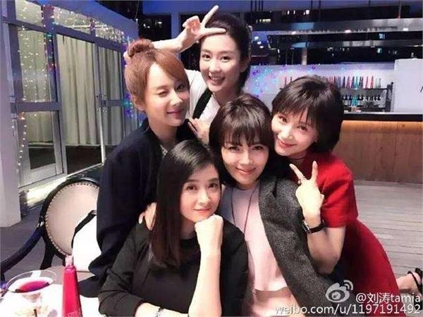欢乐颂刘涛一集换8套衣服一套9万只给小包总看 却被吐槽辣眼