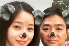奶茶妹妹刘强东罕见秀恩爱嘟嘴卖萌很俏皮 越来