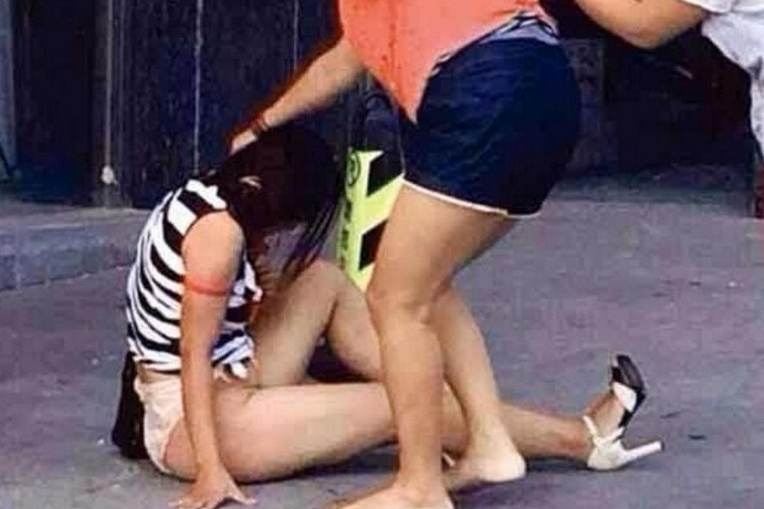 桂林原配暴打小三