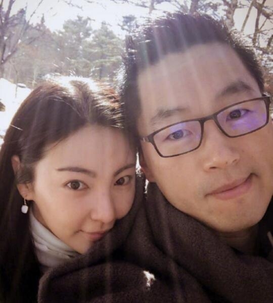 张雨绮3岁继女一直未上户口 丈夫袁巴元遭前妻起诉