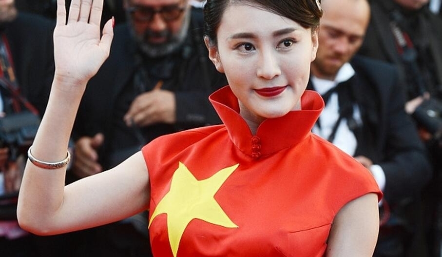 18线女星戛纳抢镜