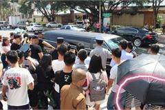 baby亮相遭围堵却被发现观众是P的 一场面跟宋仲