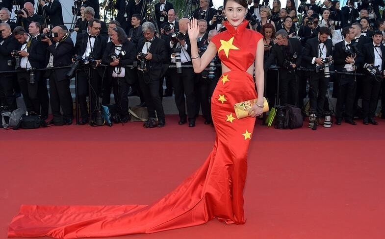 18线女星戛纳抢镜