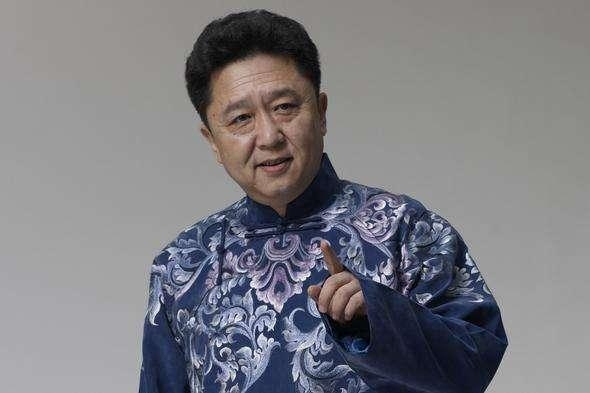 给郭德纲捧哏的于谦竟这么有钱 曹云金的5层别墅被他秒成渣