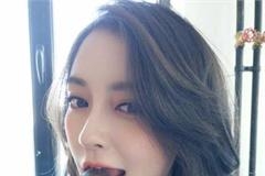 baby自拍吃雪糕红唇抢眼 网友说她这一口咬了百万