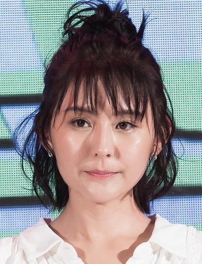 她是甄嬛传宁嫔也曾是杨幂好闺蜜美貌不输热巴 现脸僵成这样
