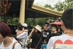 邓超孙俪一家四口游迪士尼 超哥因没抱孩子被指
