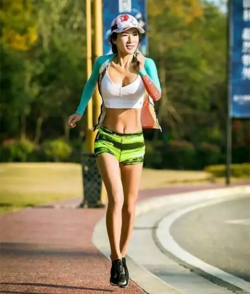 女子因一组情侣照被网络人肉 结局却大逆转!