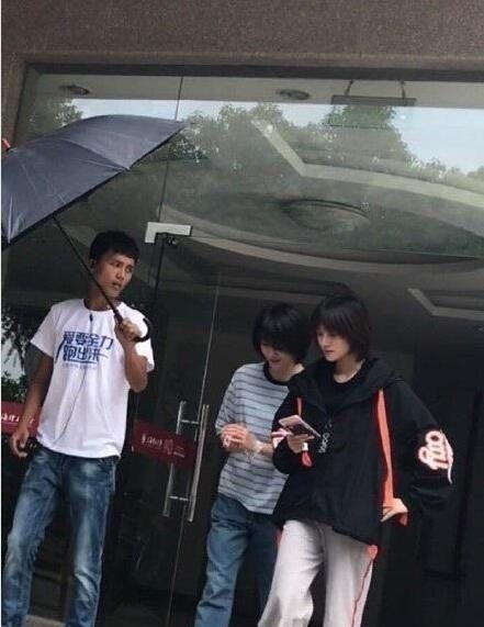 郑爽与替身同框