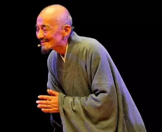 他大器晚成凭济公爆红被雪藏20年 如今84岁了老态尽显