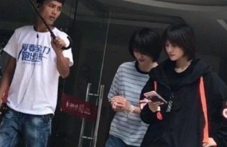 郑爽替身太像本尊