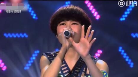 明星演唱车祸现场集锦笑疯网友 陈奕迅捡话筒汪峰失声跑调