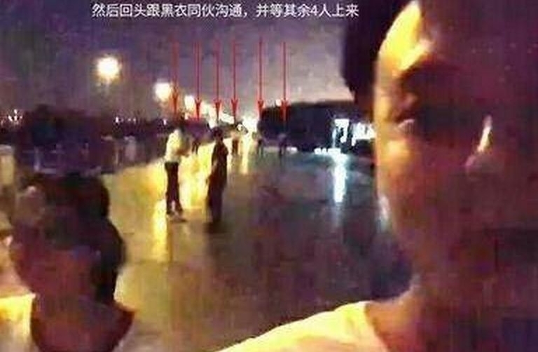 网红直播夜跑被打