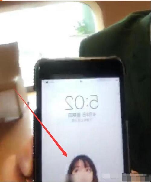 黄晓明连手机屏保壁纸都是老婆baby 这波恩爱秀得可以啊！
