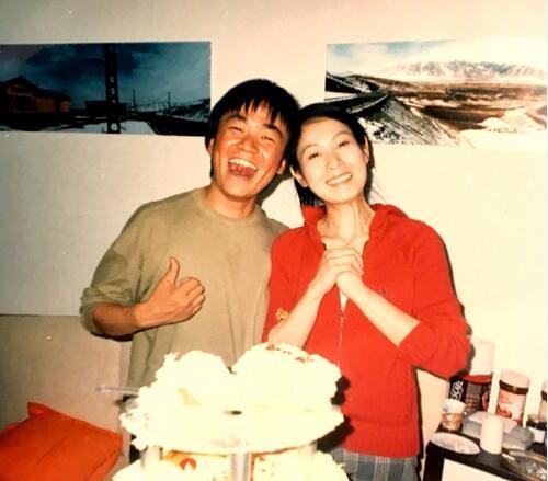 王宝强晒天下无贼旧照给刘若英送生日祝福：永远爱你