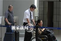 她纵横影坛40年三婚嫁大17岁老外入外国籍 现腿疾
