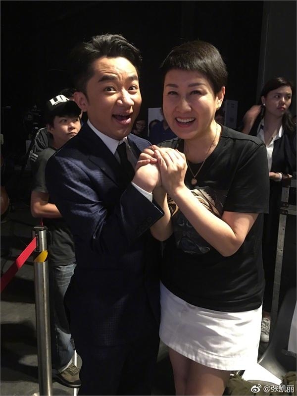 张凯丽与王祖蓝亲密合照 9字回应上跑男下狠手暴打祖蓝质疑