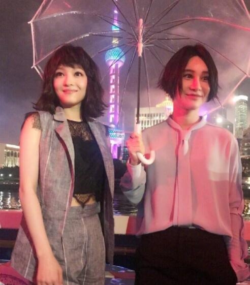 张韶涵尚雯婕同框对比辣眼睛 都是35岁一个精灵少女另一个似蜡像