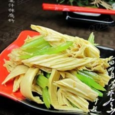 姜汁腐竹拌芹菜的做法步骤1