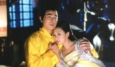 他曾是贾静雯的最爱 与剧组演员姐弟恋10年分手最终娶了丑女