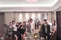王思聪给女友庆生两人紧紧搂一起 豆得儿一个动