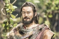 黄晓明带头看自己的新剧 与好友追剧撸串还一手