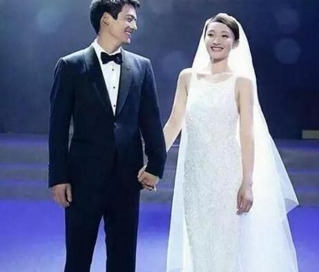 圈内人曝周迅离婚真相:没办手续 只是分居了 周迅和高圣远真的离婚了吗？