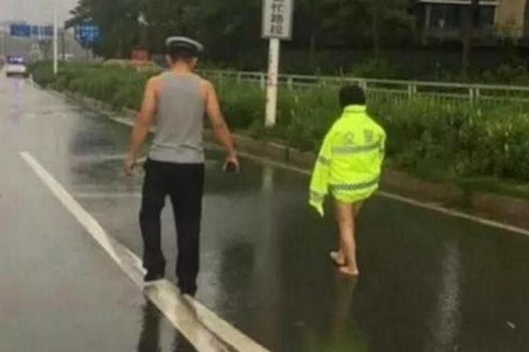 女子约网友被拒裸奔