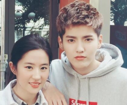网红拉拉吴亦凡刘亦菲将订婚 网友：本尊知道后不能忍