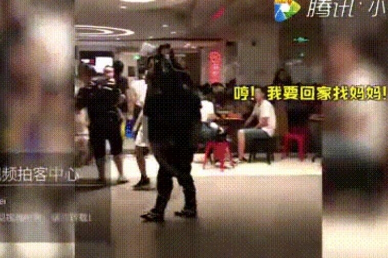 变脸失败尴尬离场