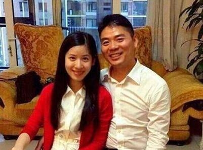 被说比岳父母还老刘强东爆粗揭真相 奶茶妹妹爸妈原来长这样