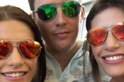 双胞胎姐妹共享男友 令人吃惊