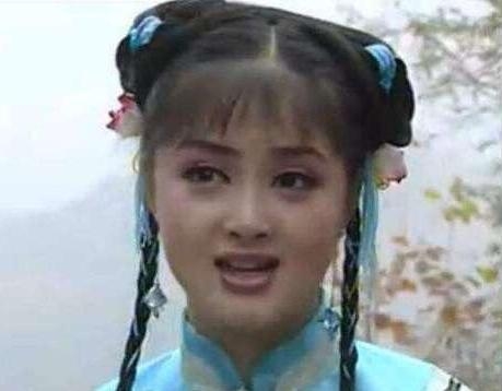 蒋欣跑龙套剧照撞脸赵本山小姨子 网友从这个尴尬部位认出她