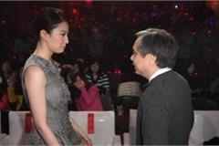 明星尴尬瞬间：范冰冰抓住椅下暗手 任贤齐的扇