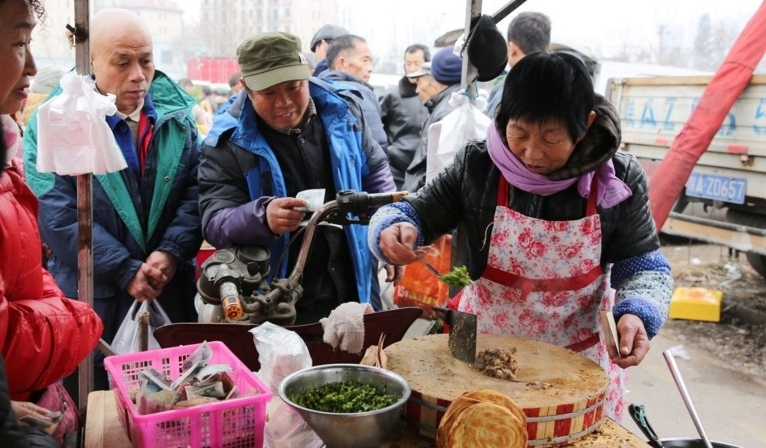 老师辞职卖肉夹馍