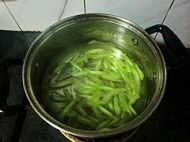 姜汁腐竹拌芹菜的做法步骤3