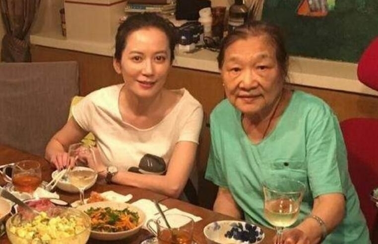 半个演艺圈都去她家蹭饭