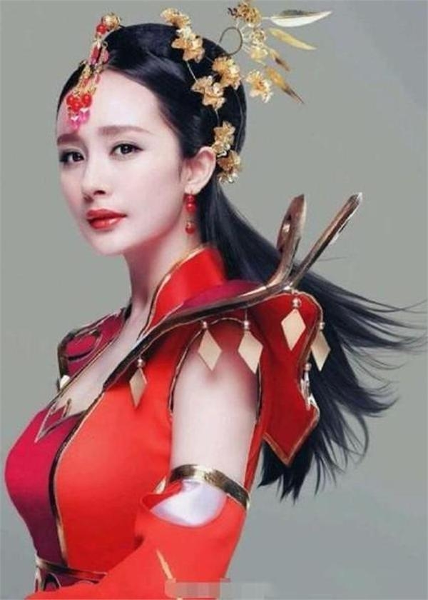 杨幂又来拯救过气男星了 已8年没拍剧的他或成下一个赵又廷