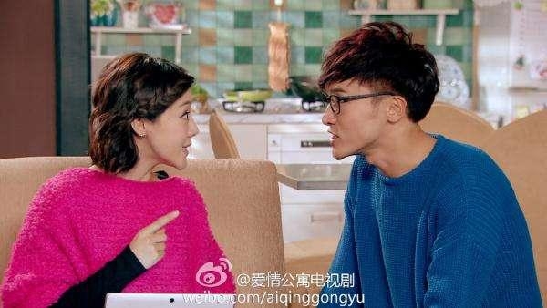 关谷王传君当街激吻美女被拍 恋情曝光后说了6字悠悠要笑哭