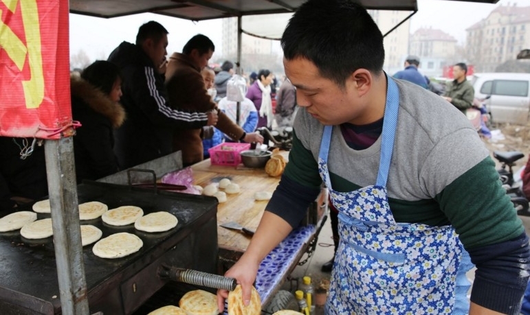 老师辞职卖肉夹馍