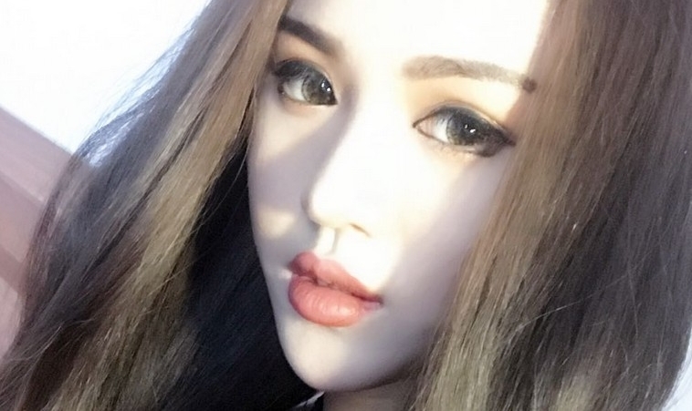 女主琪琪给老板直播