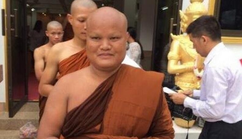 男子中600万当和尚