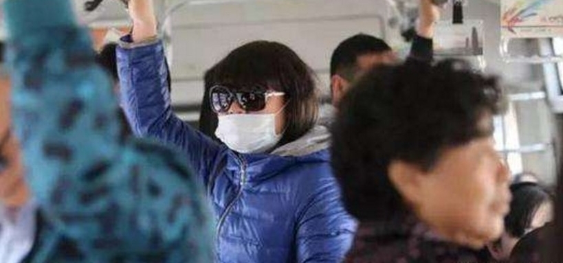 男子扮女装抓贼19年