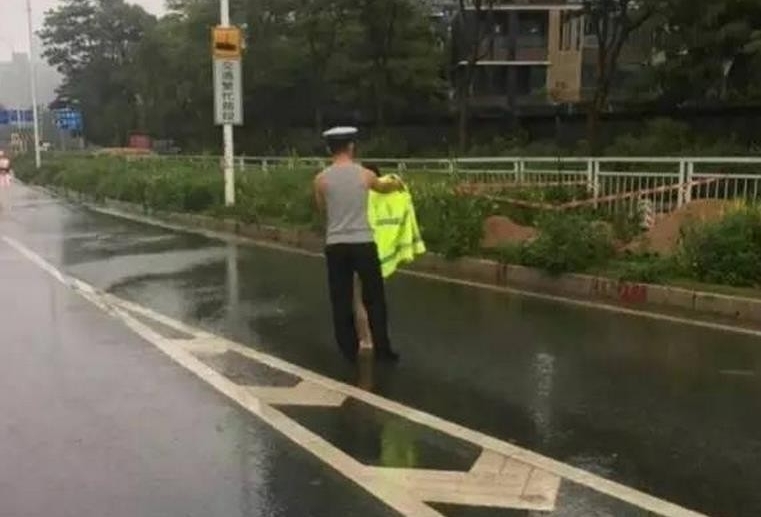 女子约网友被拒裸奔