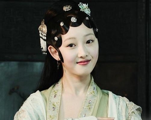 配角逆袭爆红反超当年主角 杨幂赵丽颖杨紫baby都是励志女神
