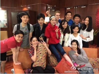 欧阳娜娜呛声房祖名太老 可她要怎么解释和窦骁的亲密关系？