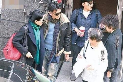 谢霆锋一言不合就送家人房这次花了7000万 心疼复出赚钱王菲