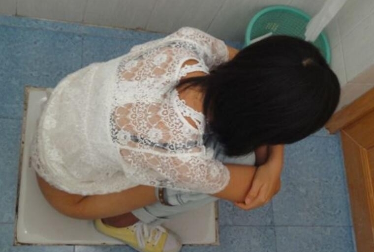 学生会干部偷拍女厕所